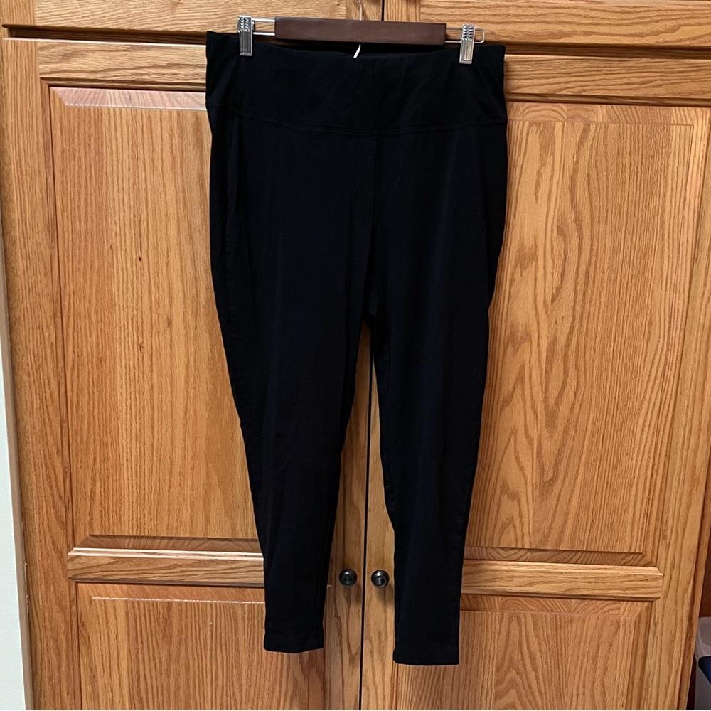 Ave Leisure Women’s Black Leggings, GUC, Size 14/16